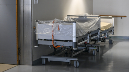 Против воли: женщину усыпил уставший заботиться о ней муж