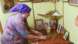 Как правильно обустроить красный уголок и какие иконы нужны в доме