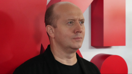 «Это глупые женщины»: Сергей Бурунов о мужских слезах