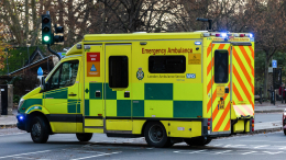 Опасное проявление нежности: двухлетний ребенок ослеп после поцелуя