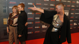 Безмамие: звезды на красной дорожке сериала «Дети перемен»