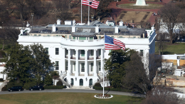 «Медленно уничтожает себя»: за что администрация Трампа критикует Европу