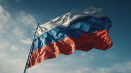 Местные шокированы: российский флаг подняли над крепостью в Кейптауне