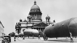 Орудия блокады: незрячие слухачи, крейсер «Аврора», альпинисты Исаакиевского