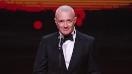 Егор Бероев удивил неожиданным образом на красной дорожке нового фильма