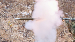 Филиппинский чиновник выжил после попадания в машину выстрела из гранатомета