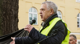 В Латвии осудили 71-летнего правозащитника Александра Гапоненко