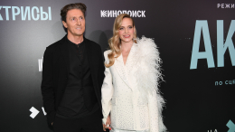 Счет на миллионы: муж Глюкозы погряз в долгах на фоне странного поведения жены