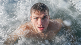 Айс-флоатинг, горячий чан, рыбалка на льду: чем опасны зимние забавы