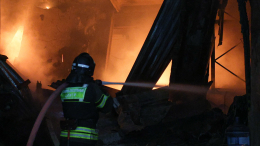 Крупный пожар на складе в Подмосковье охватил две тысячи квадратных метров