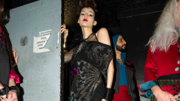 Образы гостей на Неделе моды в Париже вызвали шквал критики