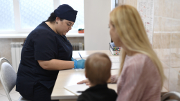 В Госдуме предложили оплачивать больничные родителям с детьми независимо от стажа