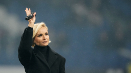 «Ему бы понравилось»: Полина Гагарина о том, как Цой мог воспринять ее «Кукушку»