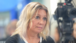 «Себе на эпитафию букв не хватило»: Захарова о демонтаже русской надписи с монумента в Киеве