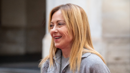 В древней римской церкви ангел на фреске после реставрации стал похож на премьера Италии Мелони