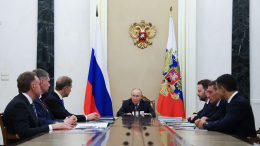 Путин назвал химическую промышленность важнейшей для экономики России