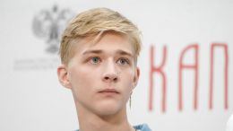 «Сложно смотреть»: Олег Савостюк об оценке себя на экране