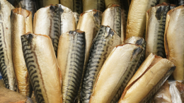 «Все меньше народная»: экономист объяснил рост цен на скумбрию