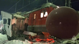 Поезд столкнулся с грузовиком в Мордовии