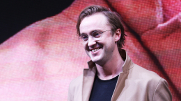 Приносящая удачу лошадь: Драко Малфой стал символом Китайского Нового года