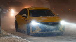 В России предложили запретить завышение цен на такси в непогоду