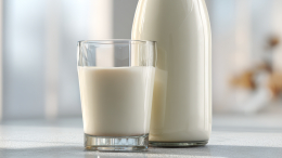 Кефир подходит не всем: когда «полезный» напиток вредит кишечнику