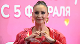 «Полностью в лицо»: Бузова рассказала о курьезе на съемках фильма «Равиоли Оли»