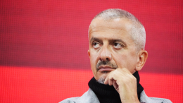 «Искусство — это не соревнование»: Богомолов высказался о современной литературе