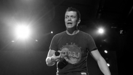 Умер солист американской рок-группы 3 Doors Down Брэд Арнольд