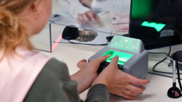 В России собрались усилить контроль за доставкой товаров 18+ с помощью биометрии