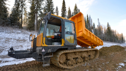 Без водителей и без перерывов: беспилотная техника строит трассу М-5 на Урале