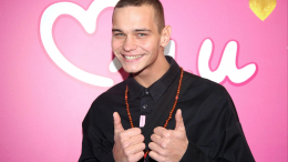 «Не только капусту»: актер Слава Копейкин рассказал о детстве в деревне