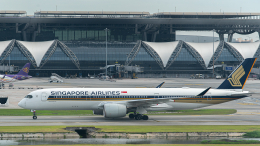 Порномодели запретили въезд в страну из-за ролика для взрослых на смартфоне