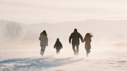 До 136 тысяч рублей: какие семьи в России получат новую выплату в 2026 году