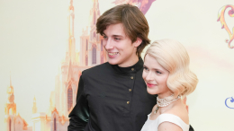 «Очень сложно стоять на каблуках»: Онежен о съемках «Сказки о царе Салтане»