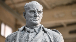 Жизни хватило бы на 20 биографий: в Москве открыли памятник разведчику Ботяну