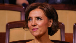 «Учусь у моей бабушки»: Ксения Алферова о секретах красоты в 51 год