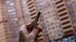 Путин поручил расширить жилищную поддержку семей