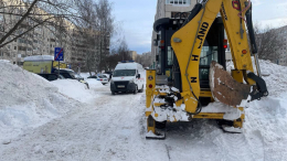 В Чебоксарах трактор пробил голову прохожей во время уборки снега