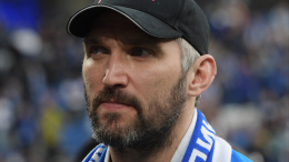 «Добрый, честный, искренний человек»: Овечкин о смерти своего первого тренера