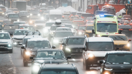 В Мурманской области больше сотни автомобилей застряли в пробке