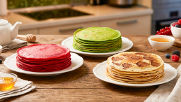 Леопардовые, зеленые, розовые: рецепты диетических и вкусных блинов на Масленицу