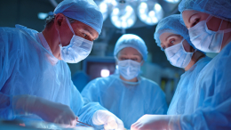 Думала, что поправилась: женщина приняла 12-килограммовую опухоль за ожирение