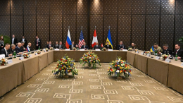 Переговоры России, США и Украины начались в Женеве