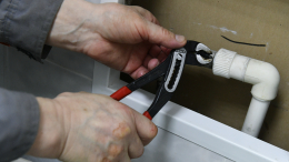 Нехваткой сантехников в России стали пользоваться мошенники