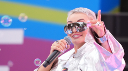 «Вселенная все делает за нас»: Катя Лель поддержала мечты Бузовой