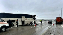 В Ростовской области пассажирский автобус столкнулся с грузовым автомобилем