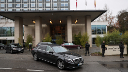 Российская делегация отправилась в аэропорт после завершения переговоров в Женеве