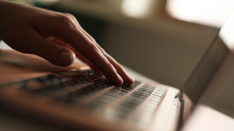 Жажда шальных денег: россияне за год тратят на ставки порядка двух триллионов рублей