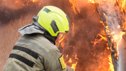 Здание автосервиса загорелось в центре Москвы